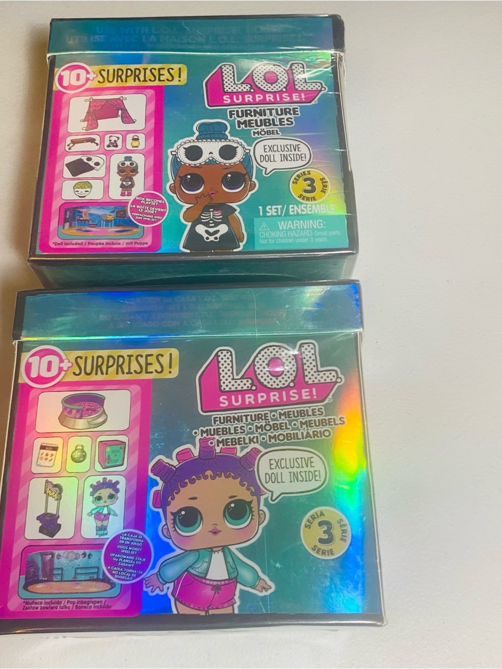 L.O.L. Surprise! Furniture Roller Rink & Sleepover Doll & 10 Surprises Each
